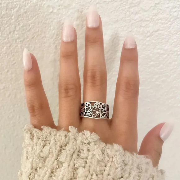925 Sterling Silver Flower Ring Flower Cutout Ring Vintage Floral Ring Resizable - Picture 3 of 10